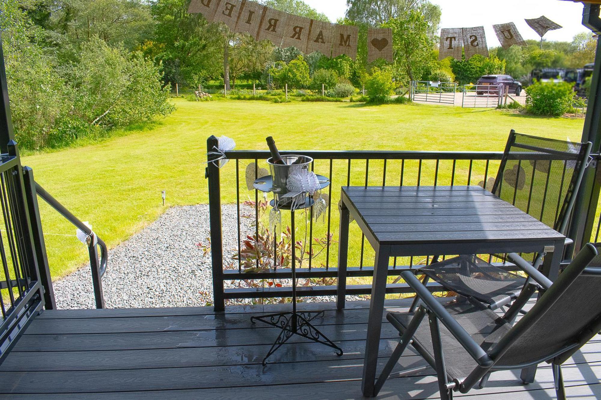 Peppercorn Pod At Beck House Glamping Hotel Salmonby Exterior photo
