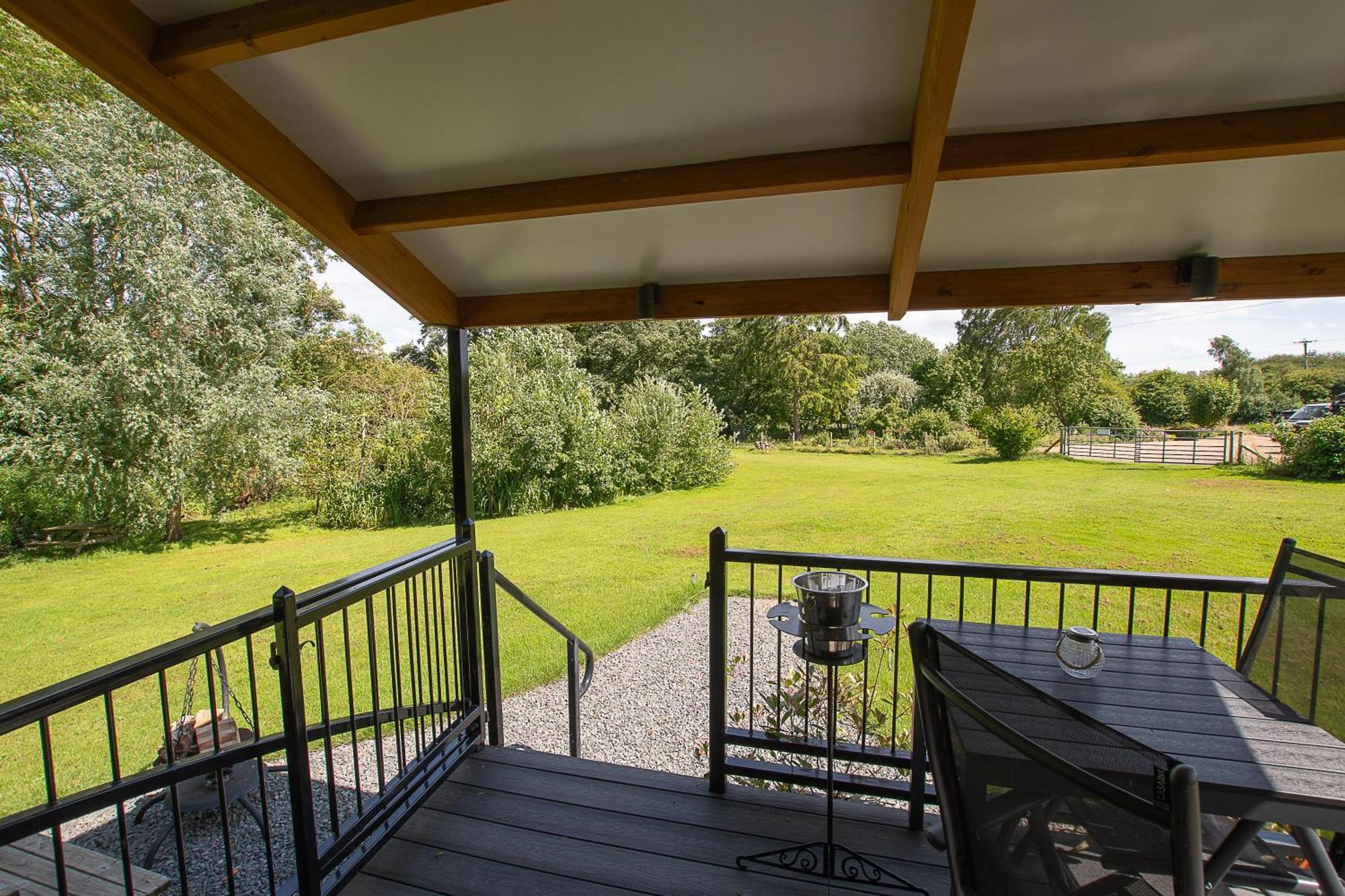 Peppercorn Pod At Beck House Glamping Hotel Salmonby Exterior photo