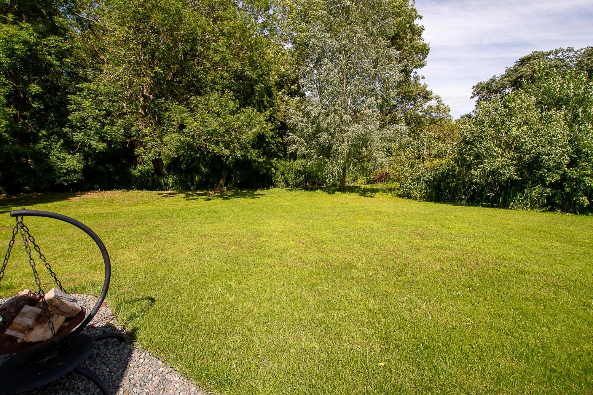Peppercorn Pod At Beck House Glamping Hotel Salmonby Exterior photo
