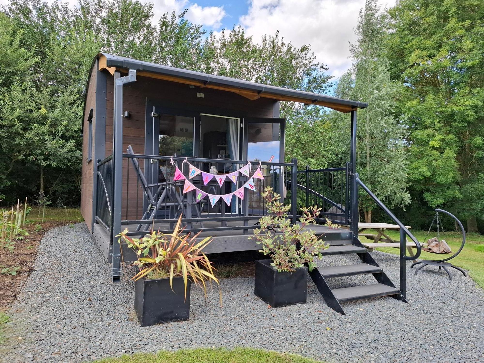 Peppercorn Pod At Beck House Glamping Hotel Salmonby Exterior photo