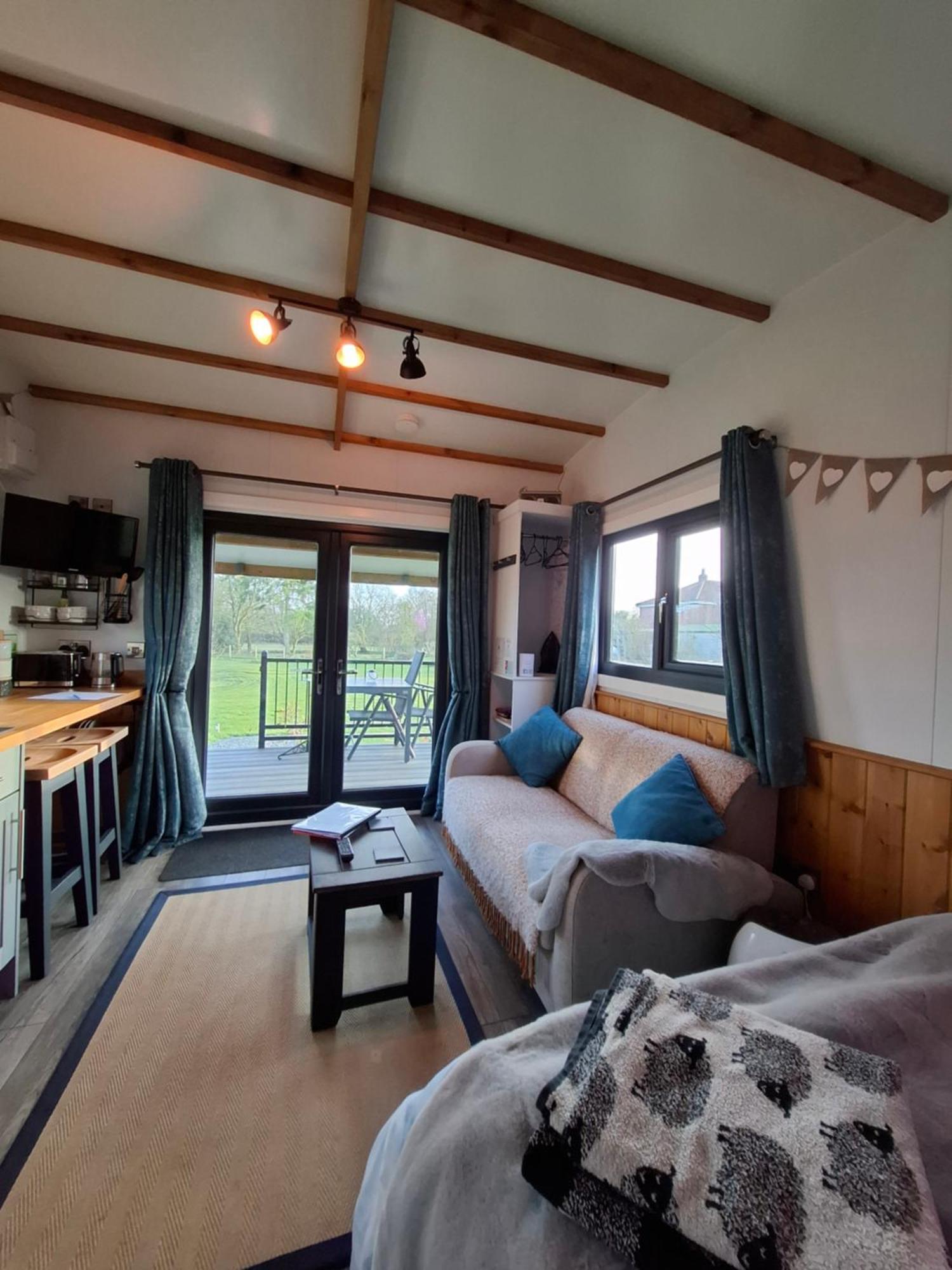 Peppercorn Pod At Beck House Glamping Hotel Salmonby Exterior photo